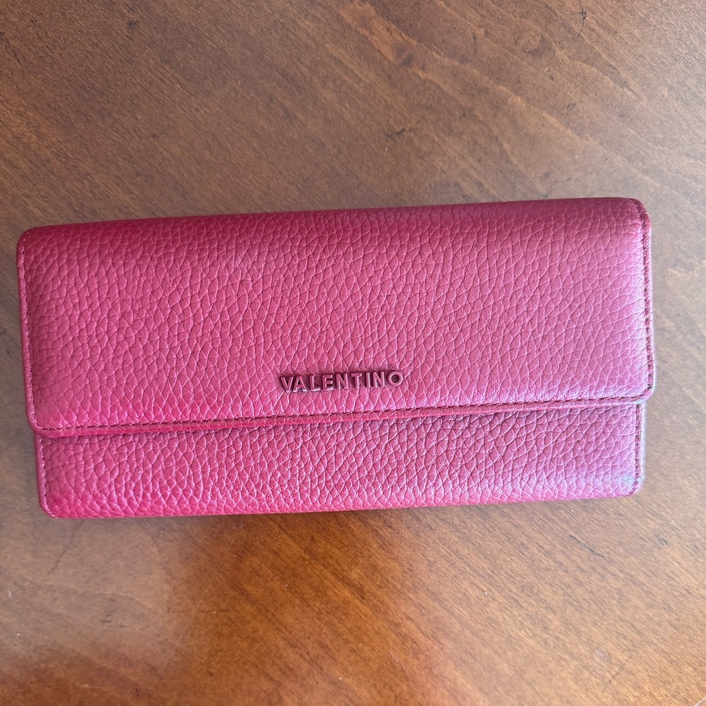 Red Valentino Wallet. Great condition!